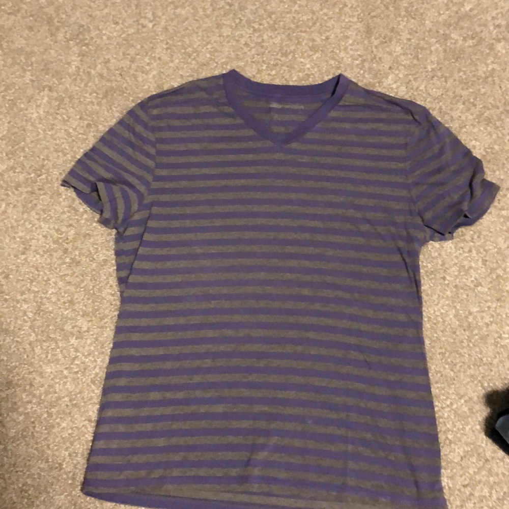 V-neck T-shirt
